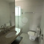 Apartamento de 155 m² com 4 dormitórios, varanda e 2 vagas de garagem. Condomínio com piscinas adulto, infantil e aquecida, lazer e portaria 24 horas.