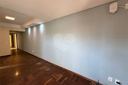 Imóvel comercial á venda, com 766m2 de terreno, em São Carlos-SP