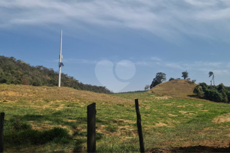 VENDA SÍTIO 48 hectares com estruura para granja, hidroponia e gado