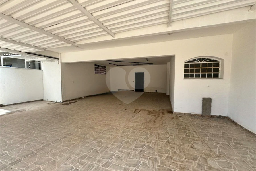 Sobrado Residencial e Comercial em Área Nobre de Piracicaba, para venda e locação.