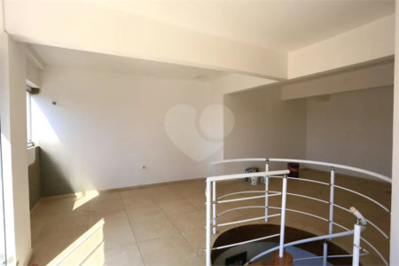 Cobertura Espaçosa, cheia de conforto e aconchego.
