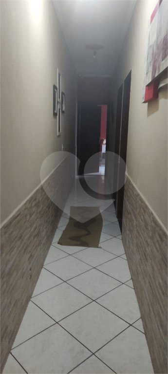 Casa térrea com 2 dormitórios.