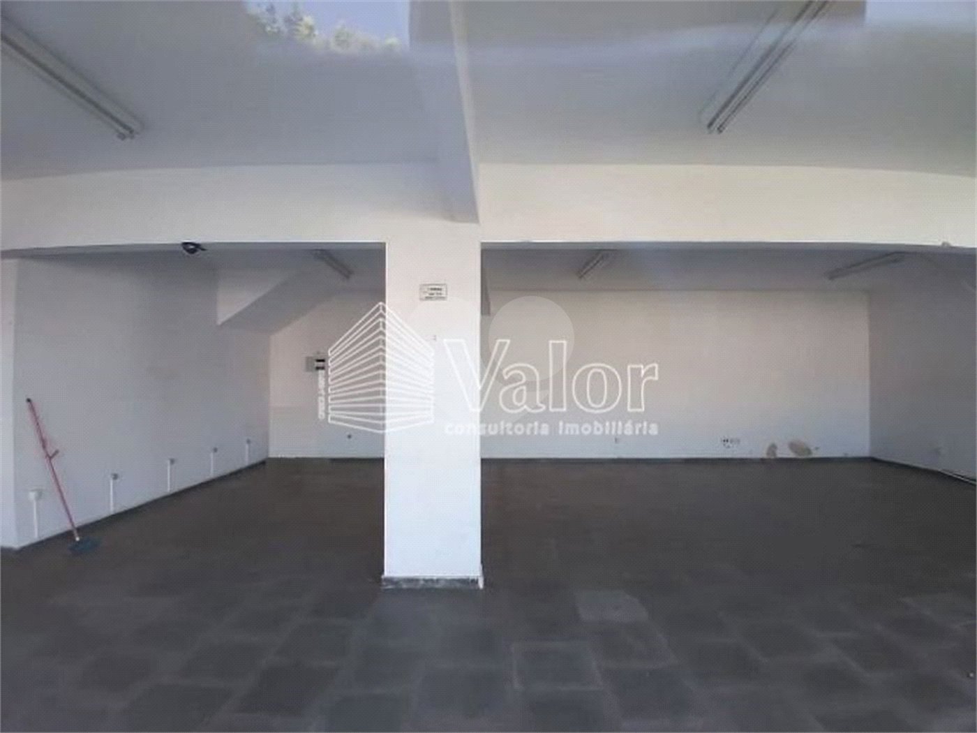 Sala comercial com 90 m² de área total no Jardim São Carlos