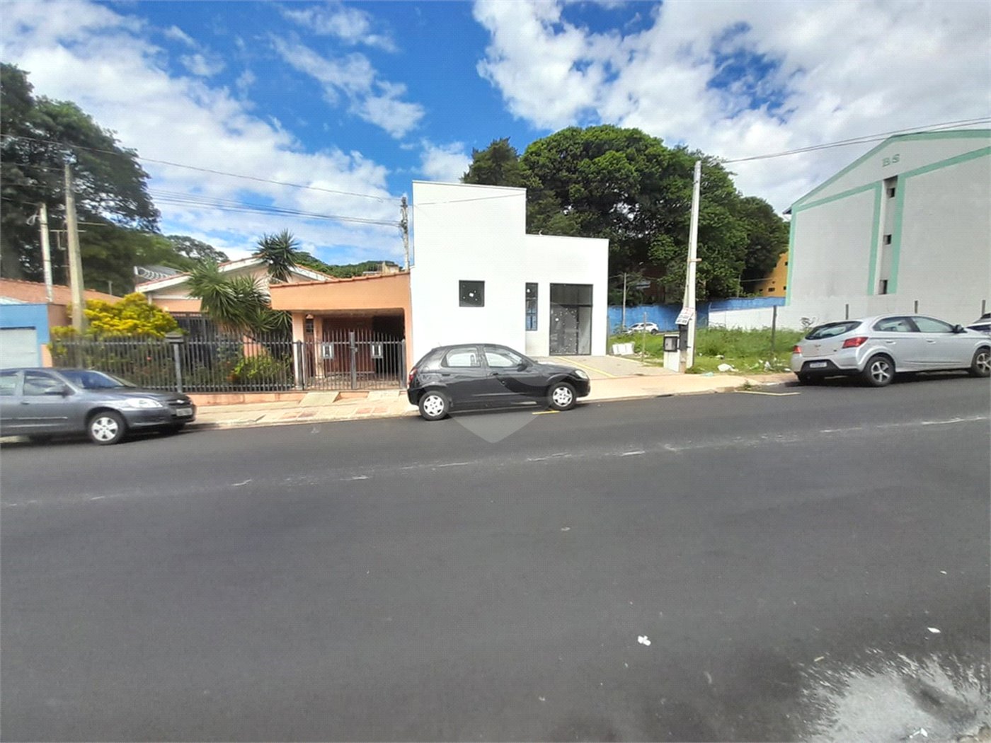 Imóvel Comercial na Rua Miguel Petroni – Localização Estratégica em Frente ao Campus da USP 1