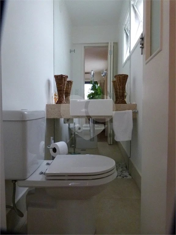 Cobertura Duplex com 126,metros quadrados próximo ao Shopping Pátio Paulista.