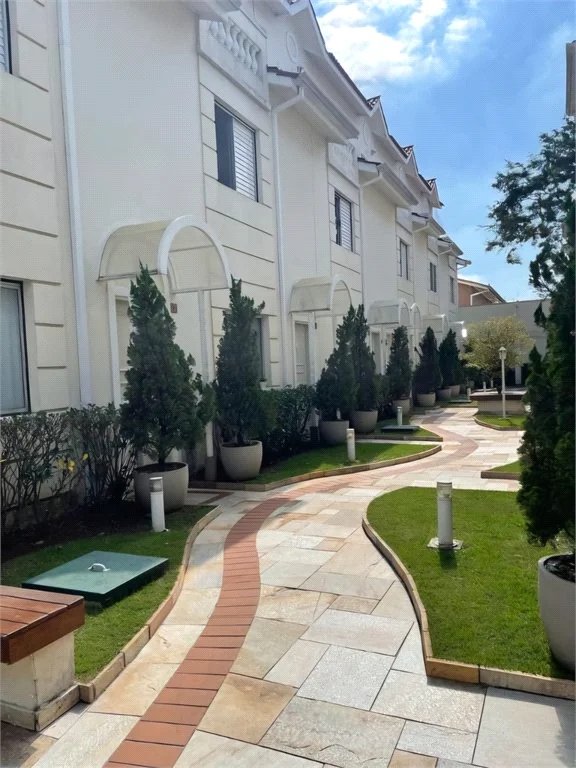 Casa à venda com 3 quartos, sendo 1 suíte, no condomínio Villas de São Francisco, São Paulo - SP