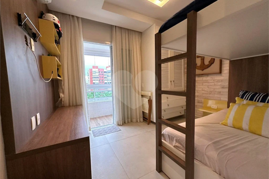 Apartamento à venda com 3 quartos, sendo 2 suítes,  em Riviera de São Lourenço, Bertioga, SP
