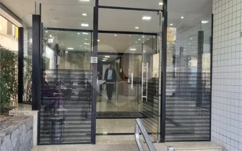 Sala comercial com 52M2, 2 vagas na Vila Clementino