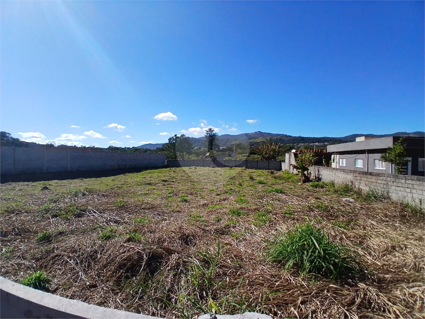 Terreno a venda no Jardim Estância Brasil com 1400m²