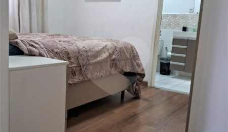 Casa de Vila à venda com 3 quartos, sendo 1 suíte,  em Vila Pasti, Louveira, SP