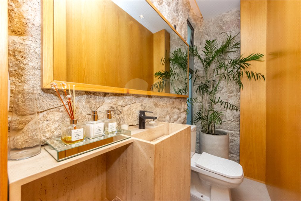 Casa à venda com 3 suítes no condomínio Lazuli, São Paulo - SP
