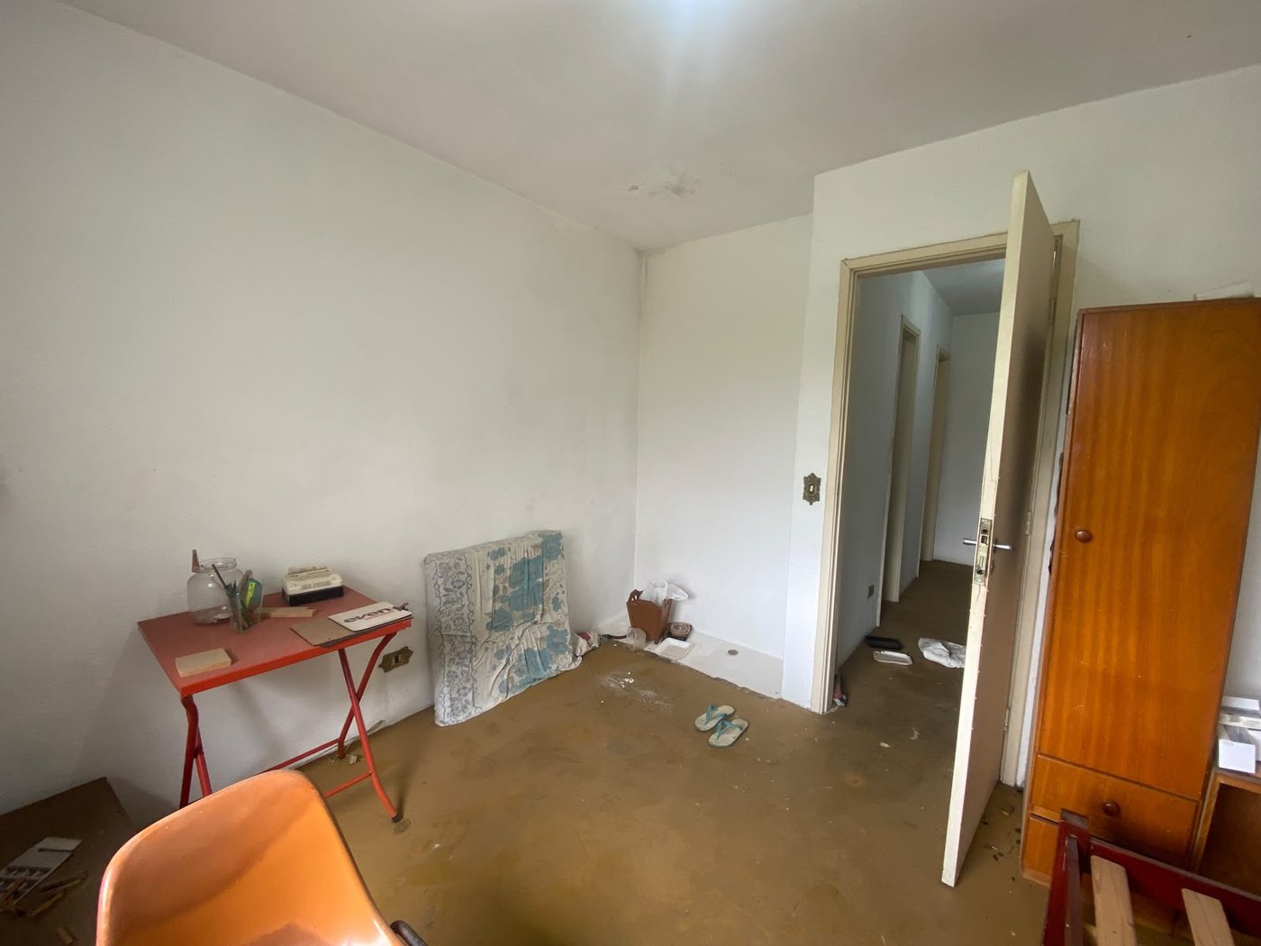 Casa à venda com 2 quartos em Jardim Alvorada, oportunidade para investidor