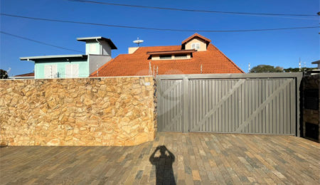 Casa à venda com 5 quartos, sendo 2 suítes,  em Parque Santa Marta, São Carlos, SP