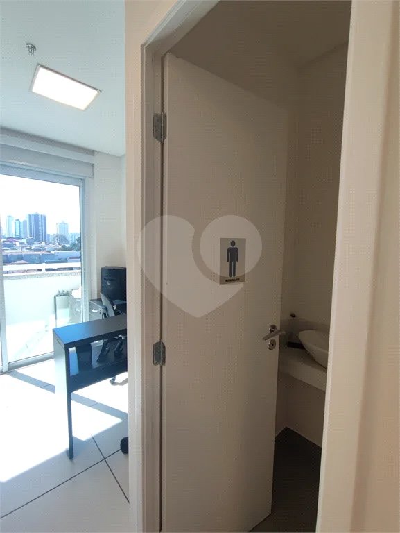 Excelente conjunto comercial para locação com 38 m², 2 salas com varanda e 1 vaga no Ipiranga!