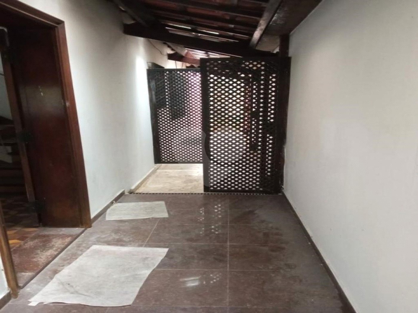 Excelente Sobrado com 04 suítes. Venha fazer uma visita.