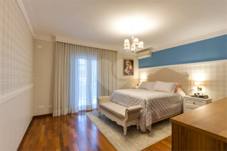 Casa à venda com 4 quartos, sendo 2 suítes,  em Alto da Boa Vista, São Paulo, SP