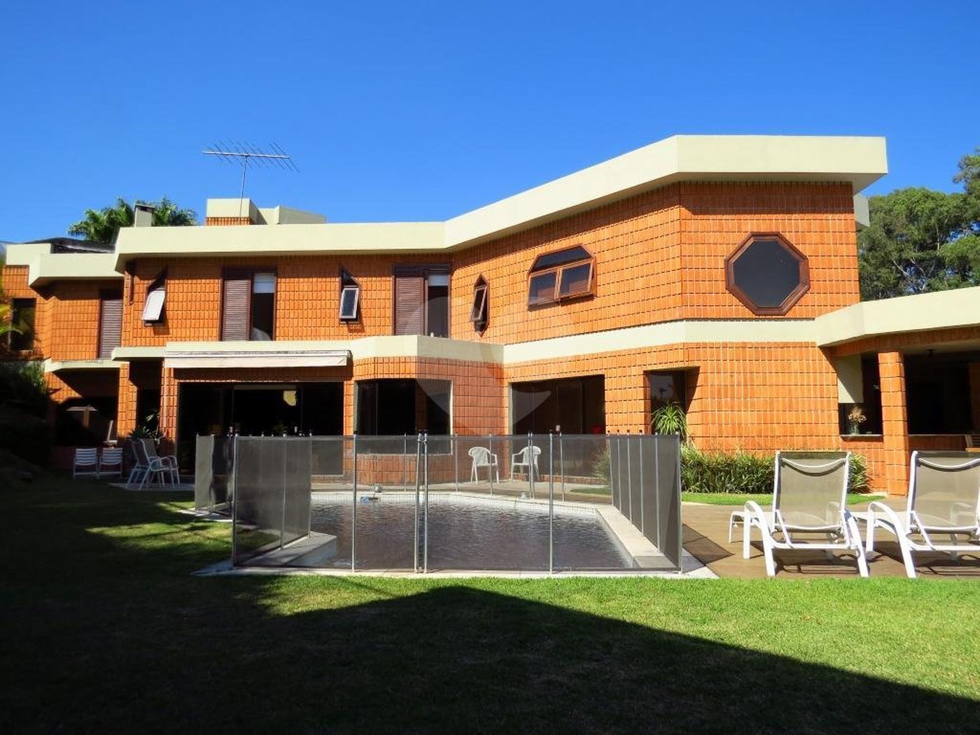 Casa de Vila à venda com 5 quartos, sendo 3 suítes, em Morumbi, São Paulo, SP