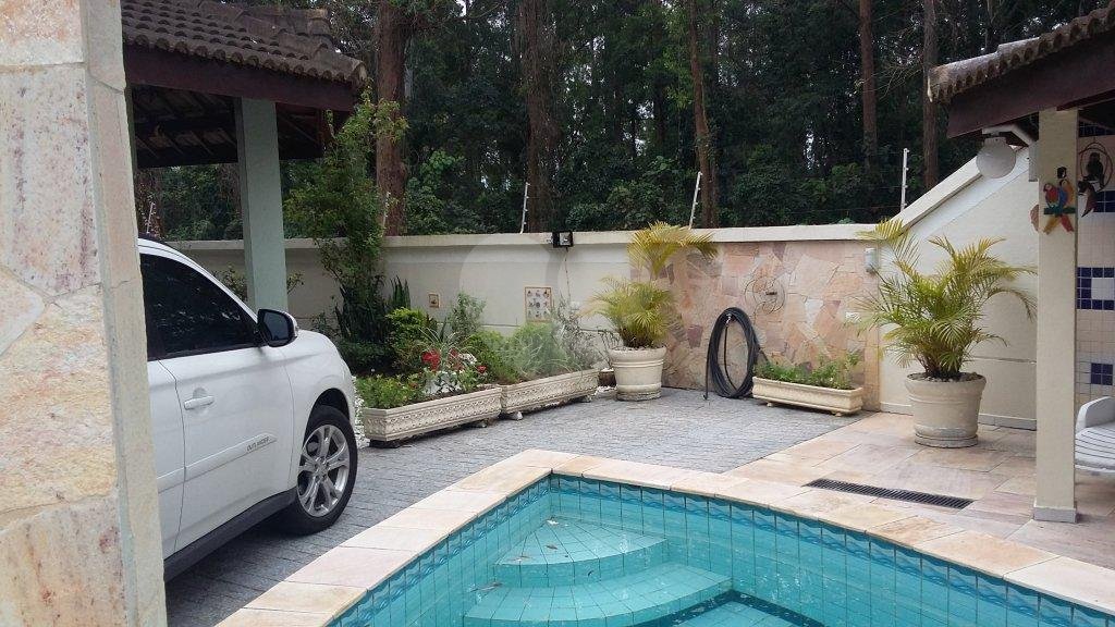 CASA TÉRREA A VENDA NO TREMEMBÉ - 4 SUÍTES E 10 VAGAS DE GARAGEM