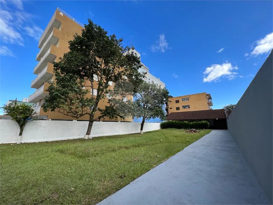 CASA NA PRAIA A POUCOS PASSOS DO MAR TERRENO AMPLO E EXCELENTE ESPAÇO PARA TODA A FAMÍLIA