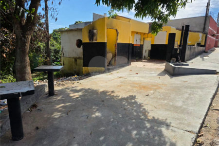 Terreno 240m² Vila Nery