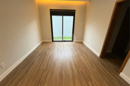 Casa á venda no condomínio Damha IV