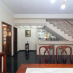 Casa com 3 dormitórios sendo 3 suítes com 03 vagas de garagem.