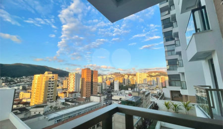 Apartamento à venda com 2 quartos, sendo 1 suíte,  no Centro, Poços de Caldas, MG