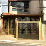 Sobrado com 234m², 3 dormitórios, sendo 1 suíte, 2 vagas, à venda na Vila Ema.