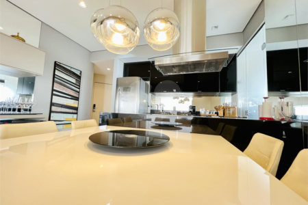 Apartamento venda / locação Vila Nova Conceição, 80m², andar alto, 1 suíte e 2 vagas