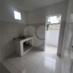SOBRADO TIPO APARTAMENTO COM 1 QUARTO PARA LOCAÇÃO 42m² - SANTISSIMO