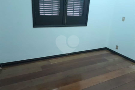 Linda casa para venda / Locação em bairro nobre