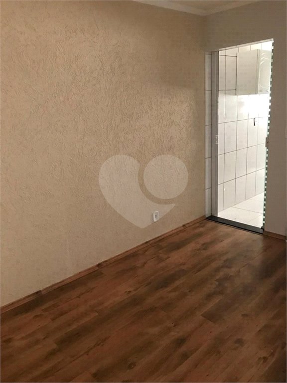 Apartamento para venda no Edifício Residencial dos Ipês II em Araraquara/SP.