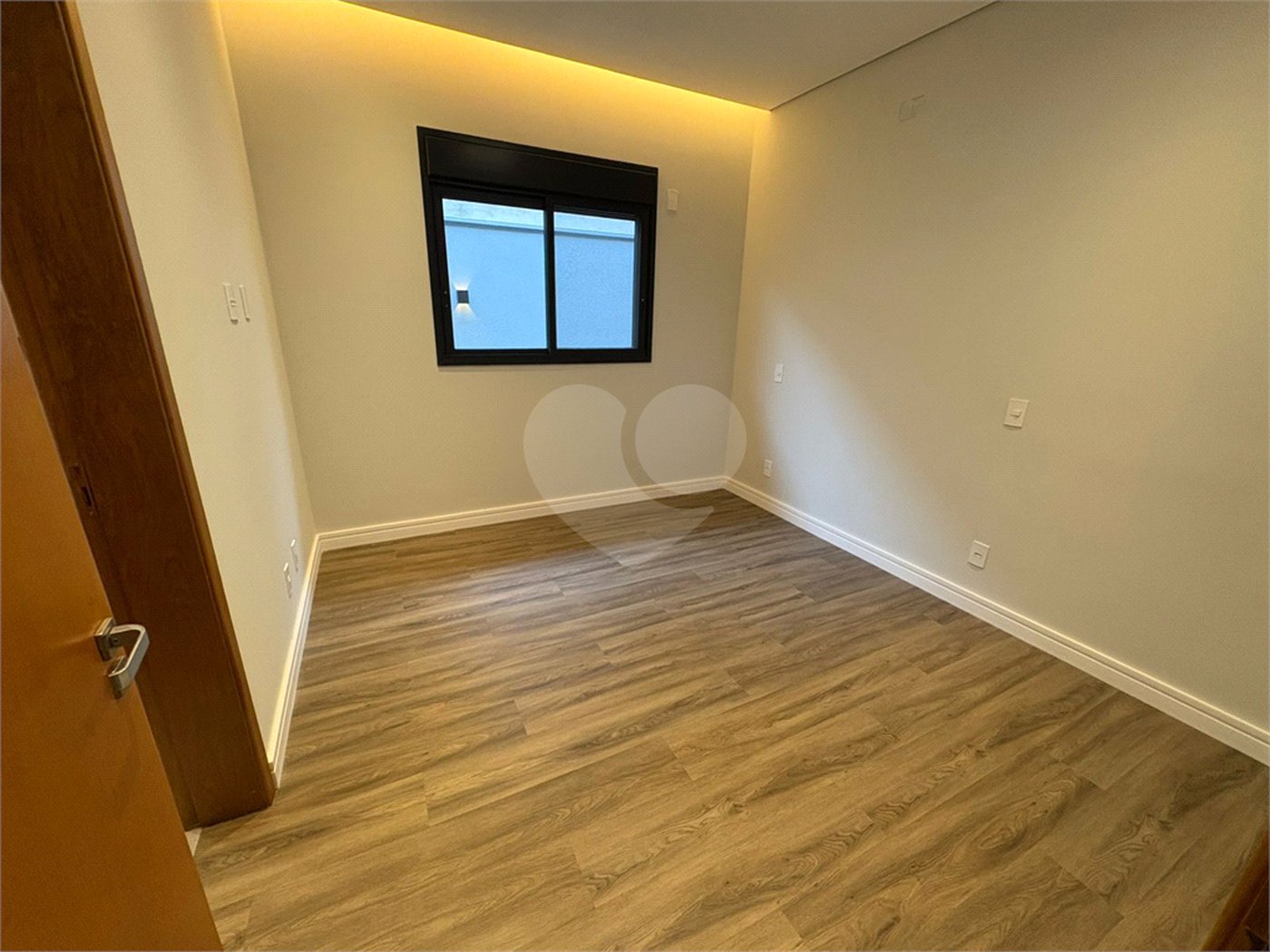 Casa á venda no condomínio Damha IV