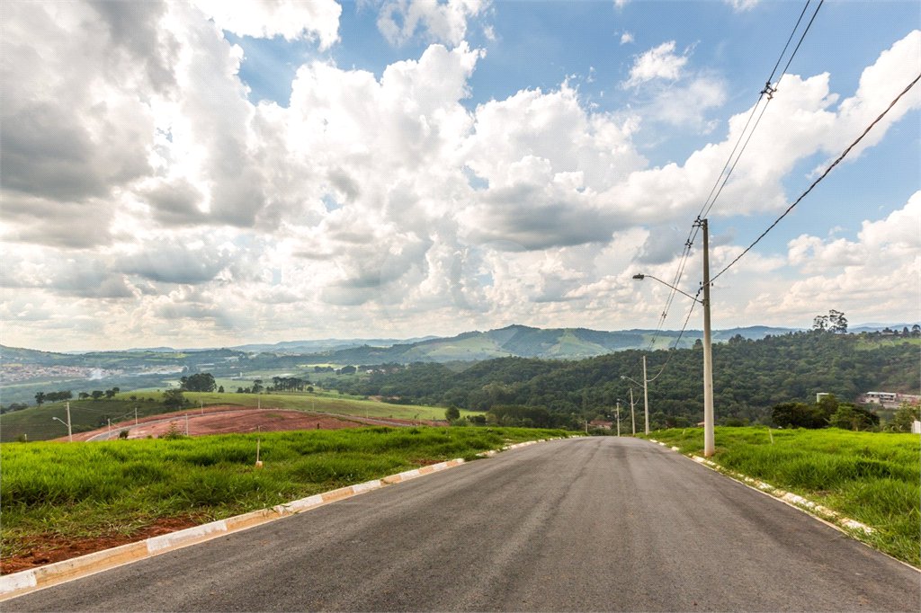Terrenos a partir 300 metros em condomínio fechado e pronto para construir, aceita financiamento