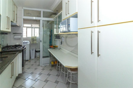Apartamento à venda com 3 quartos, sendo 1 suíte, em Jardim Marajoara, São Paulo, SP