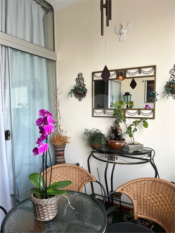 Apartamento amplo com 02 dormitórios, 01 suíte