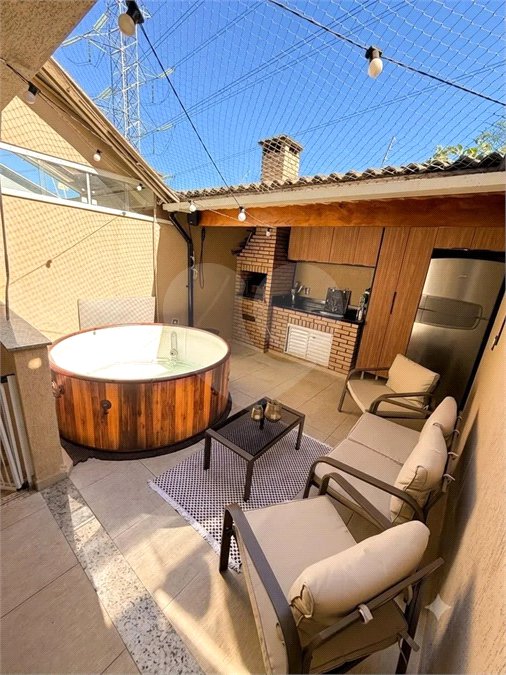 Casa à venda com 4 quartos em Vila Fiat Lux, São Paulo