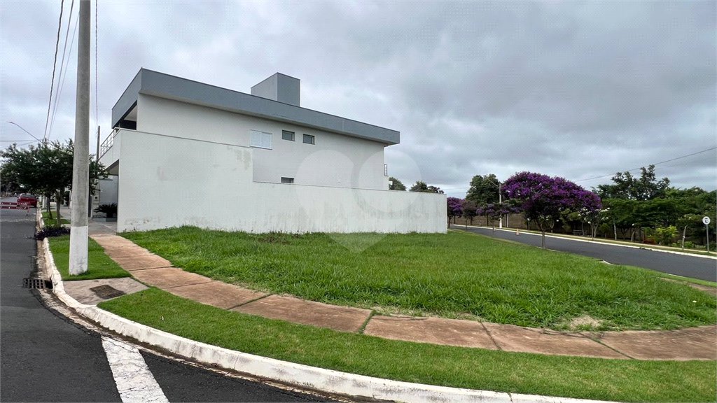 Lote de esquina à venda no Condomínio Faixa Azul
