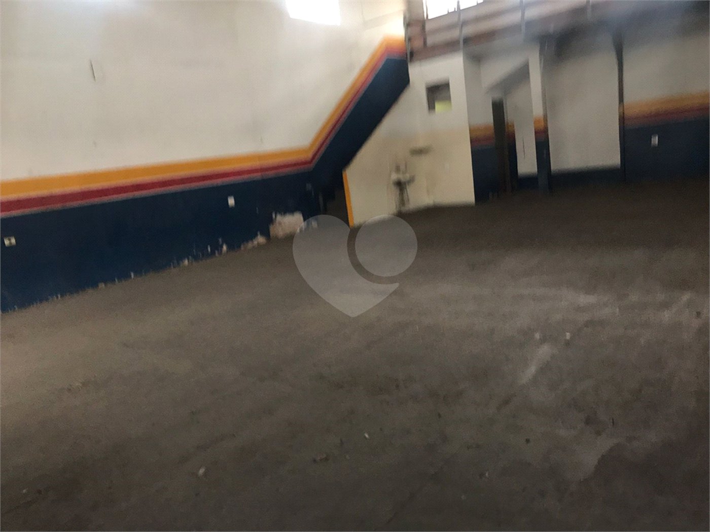 Galpão Comercial na Vila Luftalla.