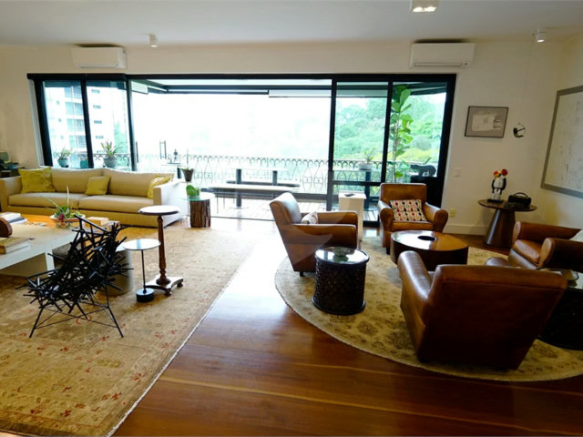Apartamento à venda com 4 quartos, sendo 3 suítes,  em Santo Amaro, São Paulo, SP