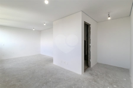 Apartamento à venda com 3 suítes em Campo Belo, São Paulo, SP