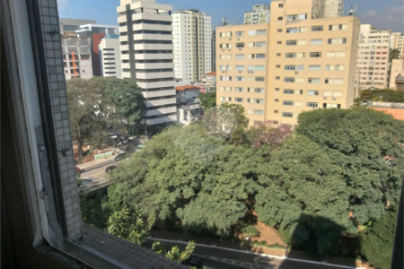 Apartamento de 4 quartos (1 suíte), à venda no Paraíso