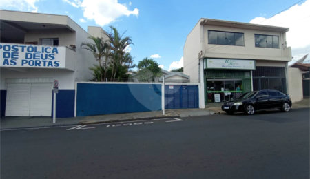 Casa à venda com 3 quartos em Jardim São João Batista, São Carlos, SP