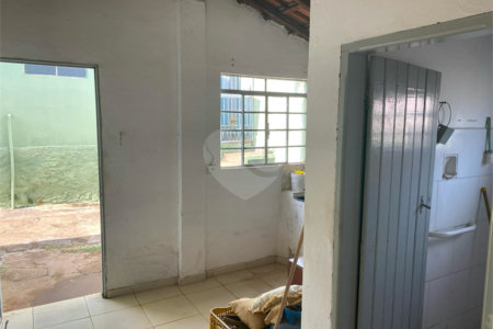 Casa térrea para venda na Vila Faria.