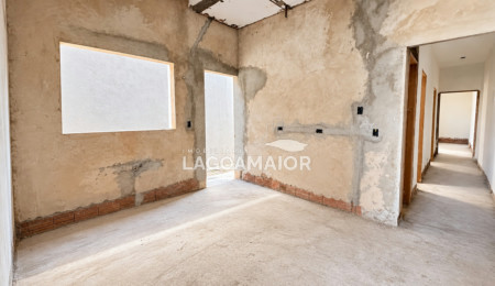 Casa à venda com 3 quartos, sendo 1 suíte,  em Parque São Carlos, Três Lagoas, MS