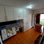 Casa à venda em Atibaia com 5 dormitórios (1 suíte), piscina e área gourmet, 2 vagas garagem, avalia permuta e financiamento
