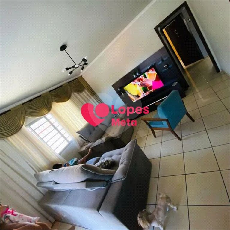 CASA A VENDA, NO BAIRRO JARDIM SATÉLITE, 3 DORMITORIOS 1 SENDO SUÍTE, 4VAGAS DE GARAGEM, SJC/SP