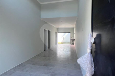 Casa à Venda no bairro Parque dos Flamboyants em São Carlos/SP