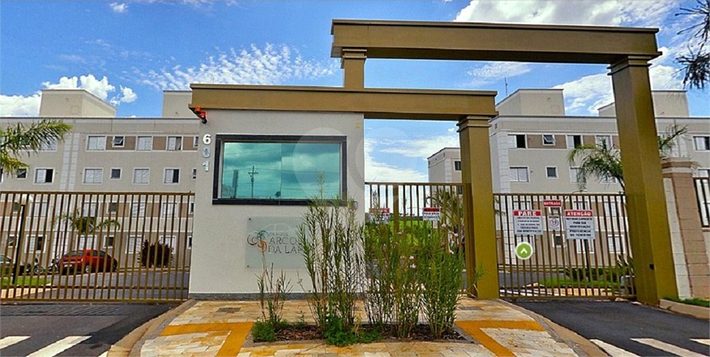Apartamento com 2 dormitórios.