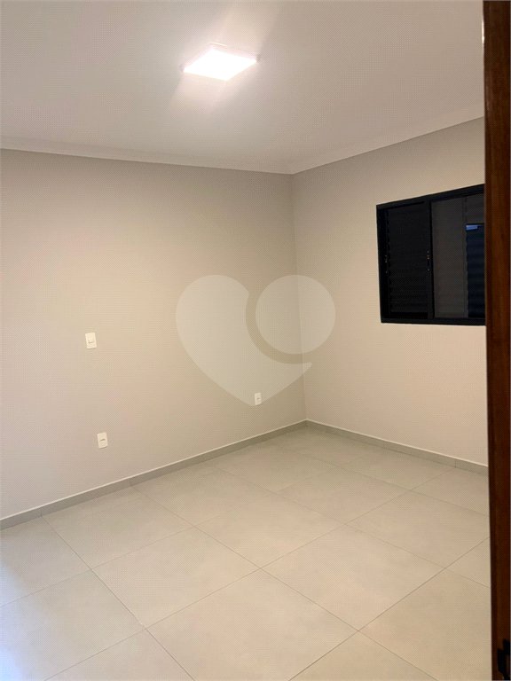 Casa no Conjunto Habitacional Dom Constantino á venda.